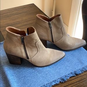 Freebird by Steven Rock Healed Bootie Size 9